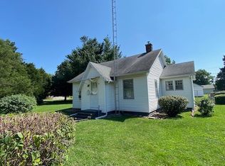 306 Brooks St, Carmi, IL 62821