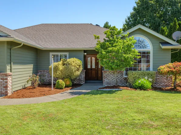 1193 Moon Glo Dr, Grants Pass, OR 97527