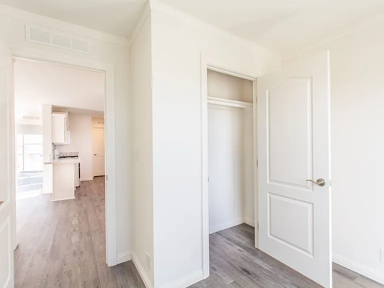 New Build 2 Bedroom / 2 Bath + Office Home in Mount Hope! — Photo 9