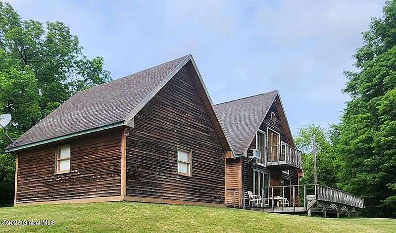 3rd image of 202 Birchmore Way