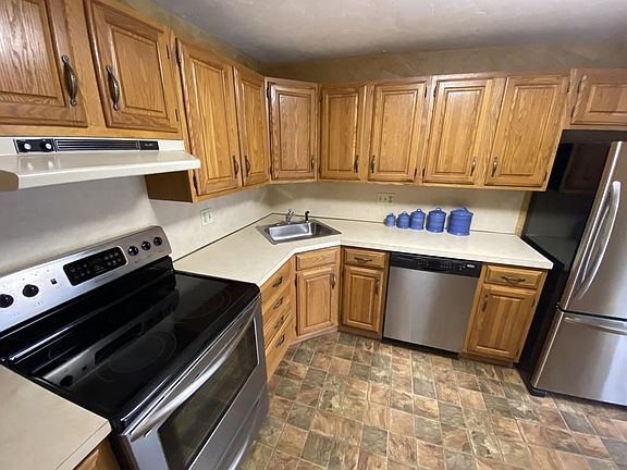 3rd image of 103 Ridgefield Cir #D