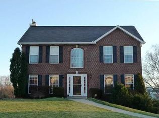 207 Saint Leonards Ln, Cranberry Township, PA 16066