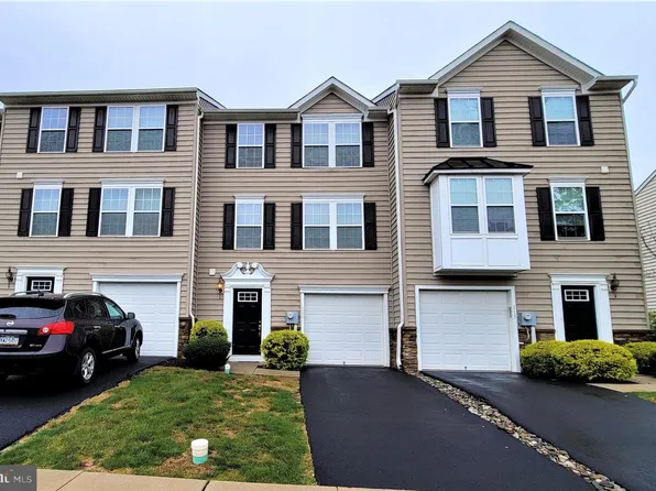 111 Susan Cir, North Wales, PA 19454