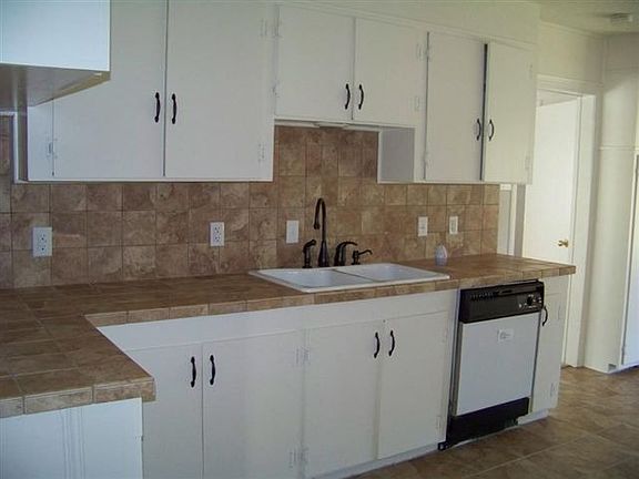 2nd image of 4760 Estate Dr