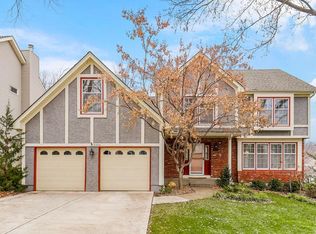 8334 Greenwood Cir, Lenexa, KS 66215