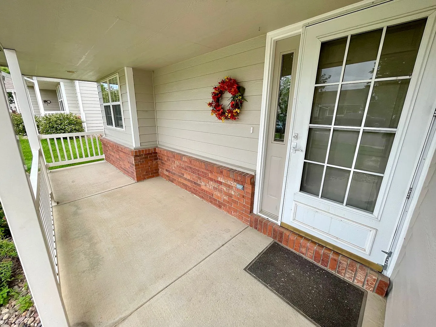 Newly Remodeled - Modern 3 Bedroom Duplex with Finished Basement and an Office Room! — Photo 3