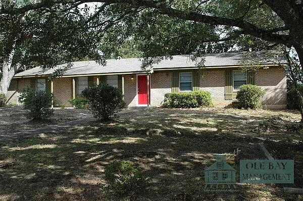 1002 Centerwood Dr