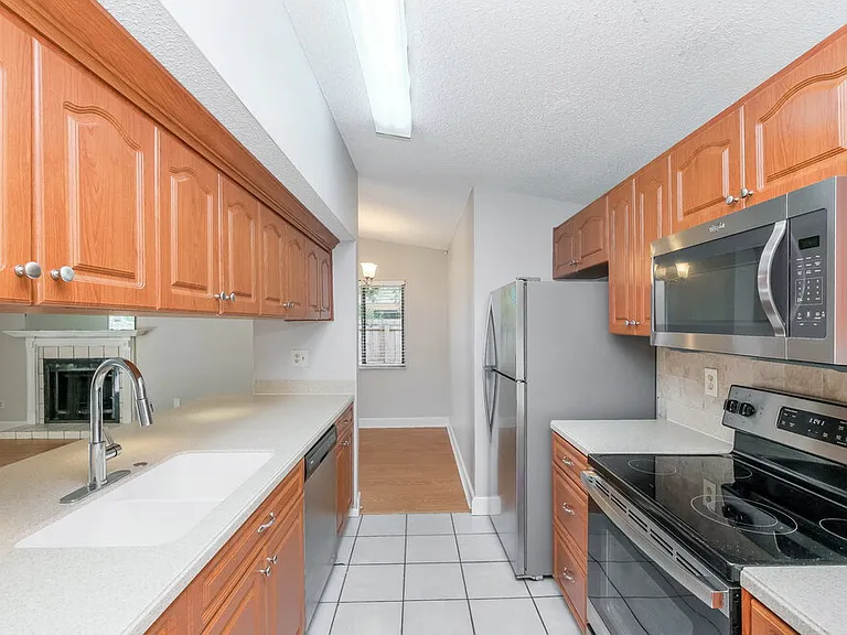 7511 Breezewood Ct — Photo 7