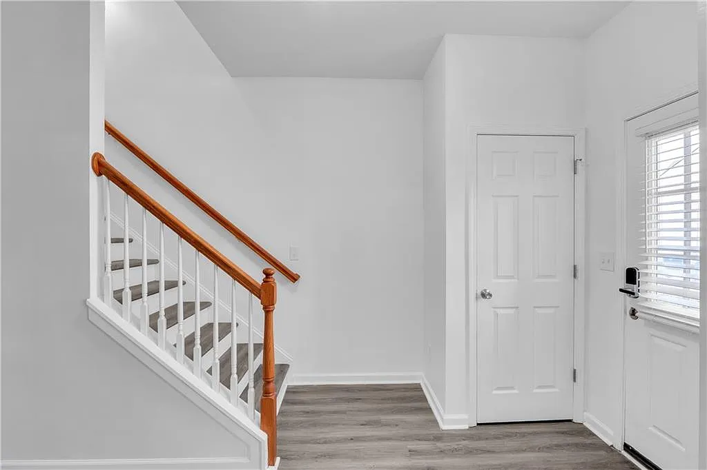 3 bed, 2.5 bath, 1526 sqft, $2,100 — Photo 4