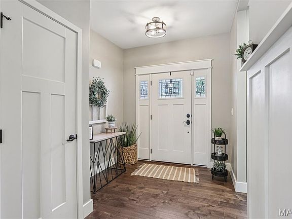 2nd image of 206 Edwards St