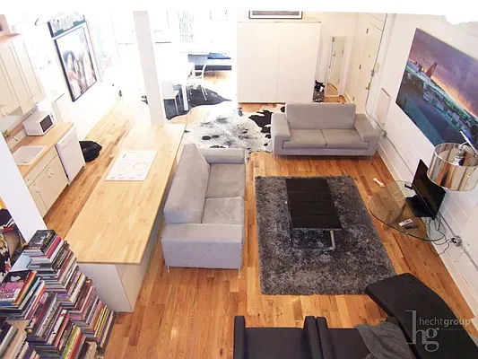 Rented by Hecht Group | media 25