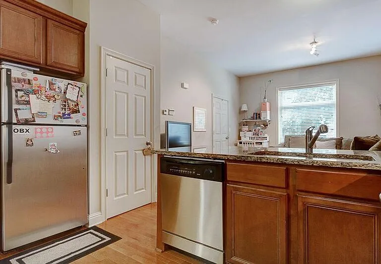 34 Buttles Ave — Photo 6