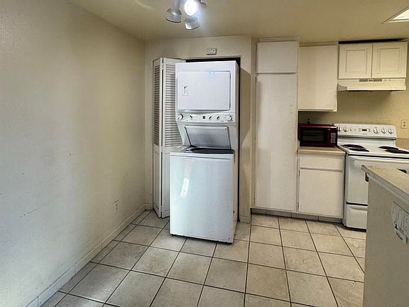 4th image of 2031 Dairy Mart Rd Unit 1