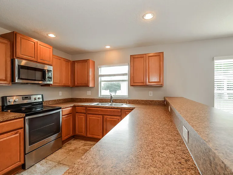 1705 Southern Oak Loop — Photo 7