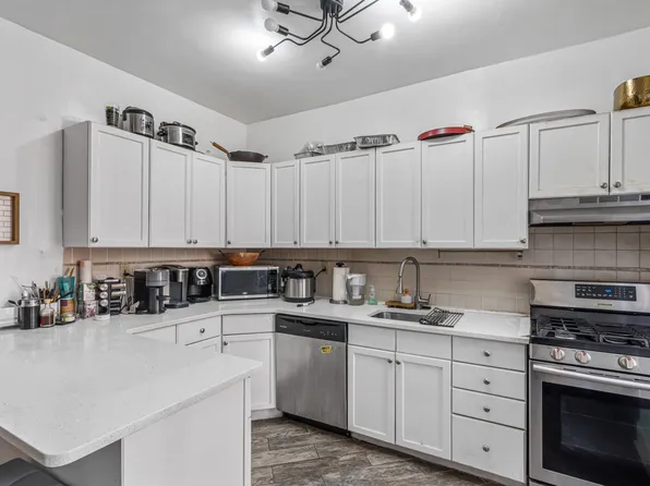 45 Kew Garden Road image 9 of 18