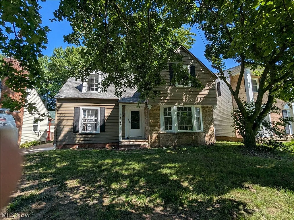2 bed, 1.5 bath, 1389 sqft, $1,795 — Photo 1