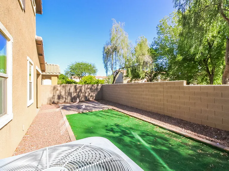 5637 E Alder Ave — Photo 17
