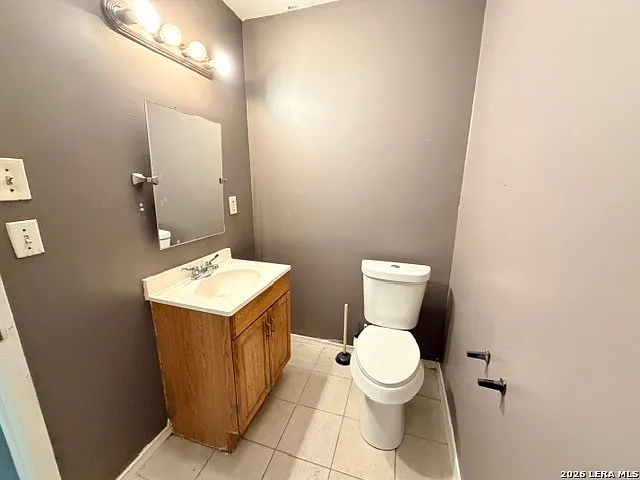 3 bed, 1.0 bath, 946 sqft, $1,175 — Photo 4