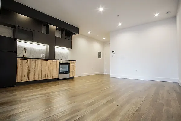 Rented by Lofts and Flats LLC | media 31