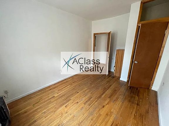 4th image of 25-03 Steinway St #L2
