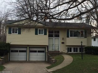 28517 Windsor Dr, North Olmsted, OH