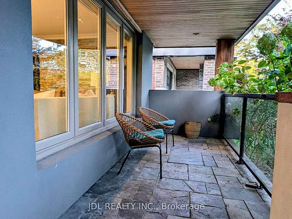 2nd image of 32 Ashmount Cres