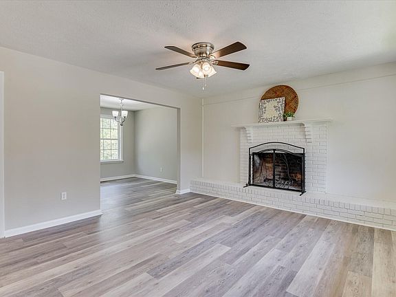 4th image of 10 Bradley Ct