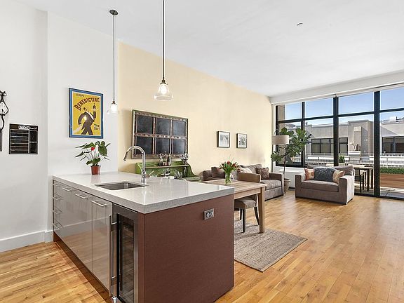 5th image of 360 Furman St APT 1201