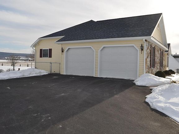 2 car garage.JPG