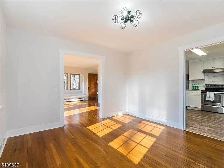 81A Alexander Ave #1 — Photo 5