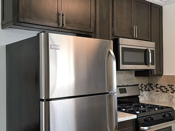 KITCHEN COOKING AREA