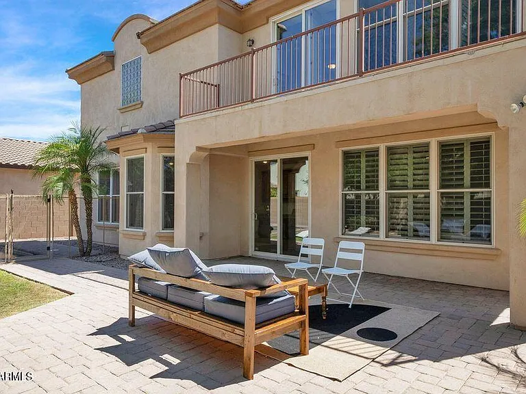 4590 E Waterman St — Photo 37