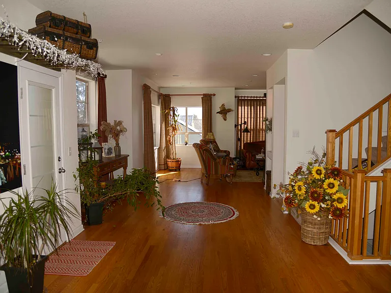 443 S Quay St — Photo 2