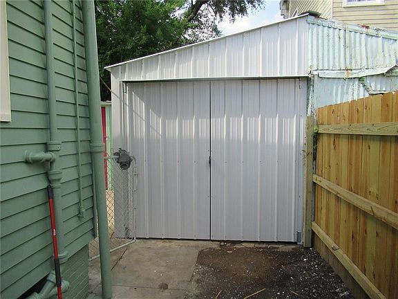 5th image of 936 Race St