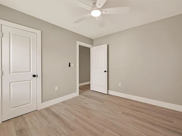 3527 La Retama Dr — Photo 13