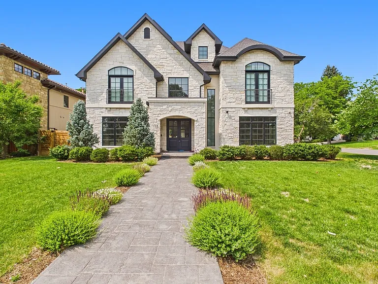 155 N Southmoor Dr — Photo 45