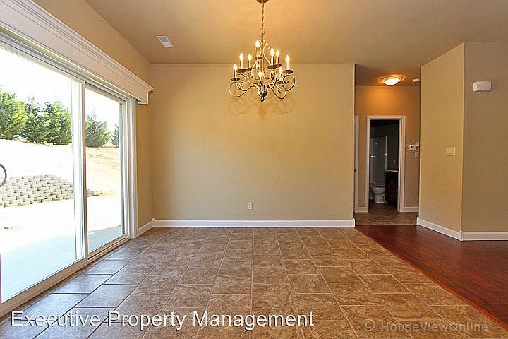 1st image of 4136 Connor Dr