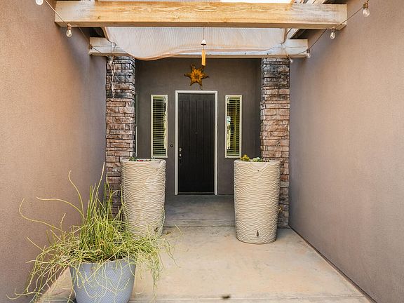 4th image of 5880 Valle De Paz Ave