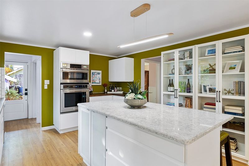 3rd image of 7035 Jones Avenue NW