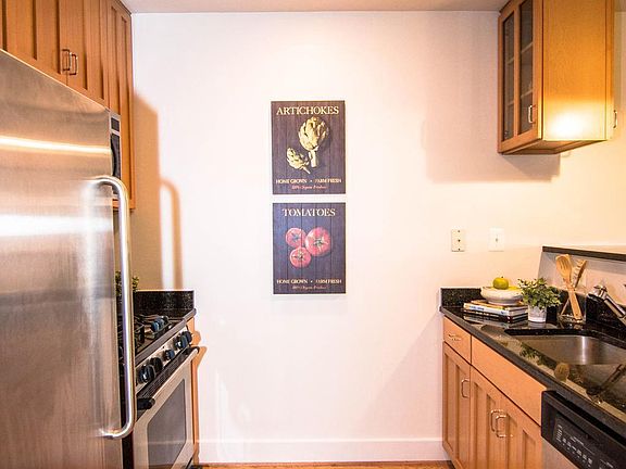 5th image of 1200 N Hartford St APT 205