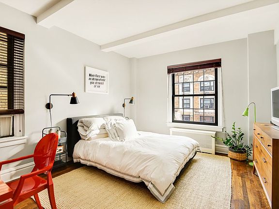 5th image of 1036 Lexington Ave #10C