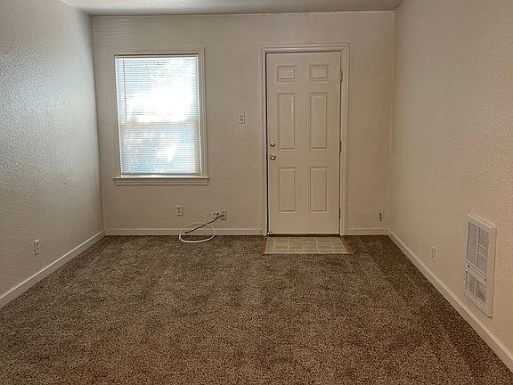 4th image of 1538 West St #6