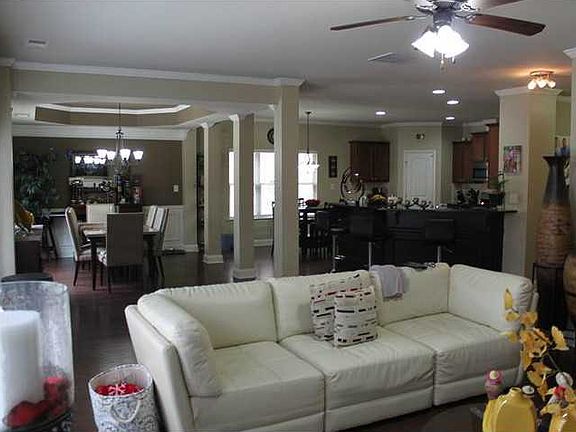 5th image of 2810 Tuscany Park Dr