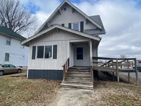 1038 N Charles St, Carlinville, IL 62626