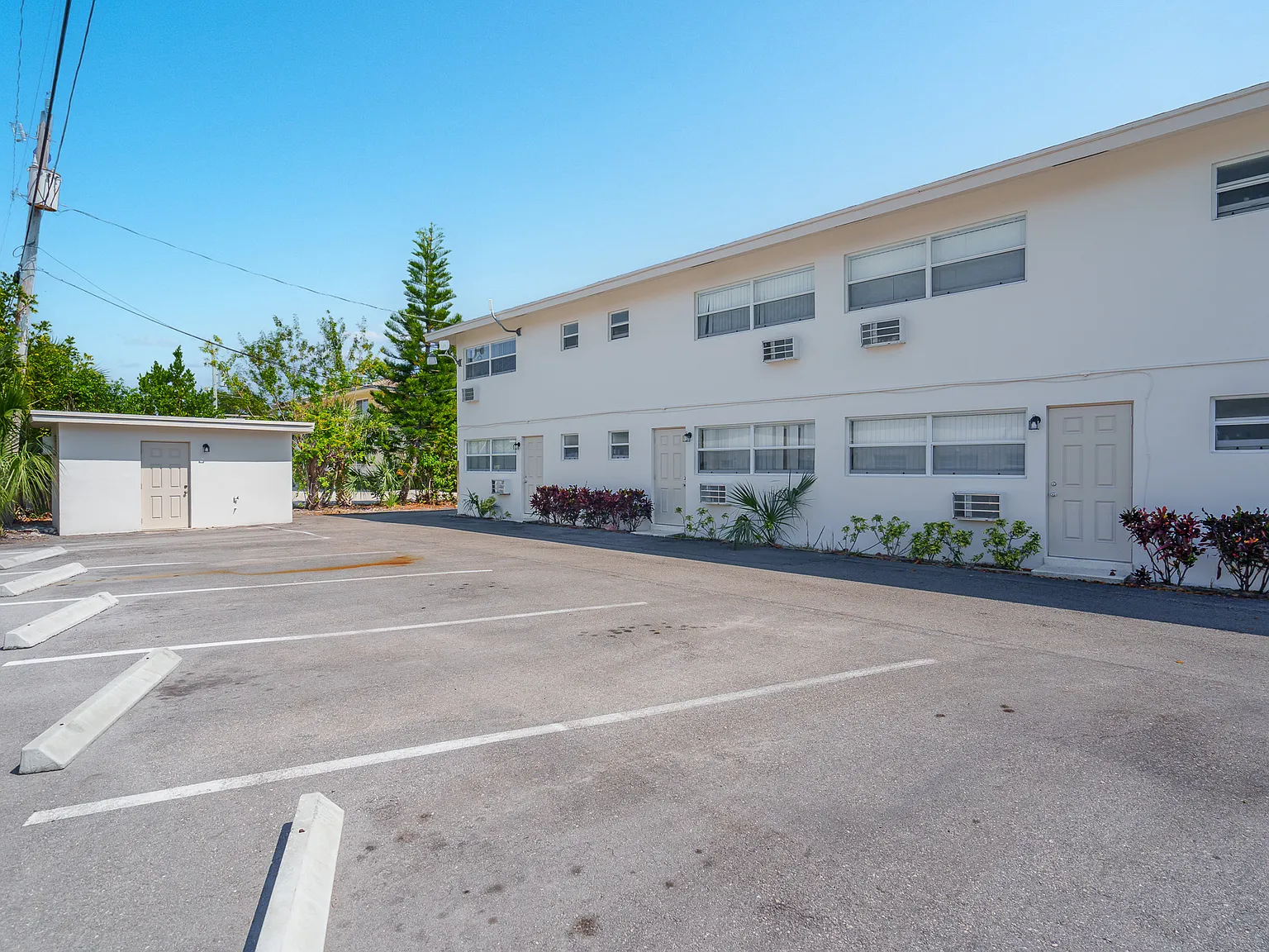 Kay Apartments — Photo 2