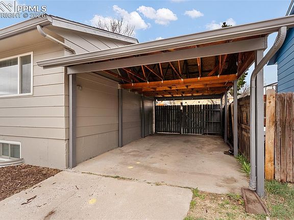 3rd image of 1334 Commanchero Dr