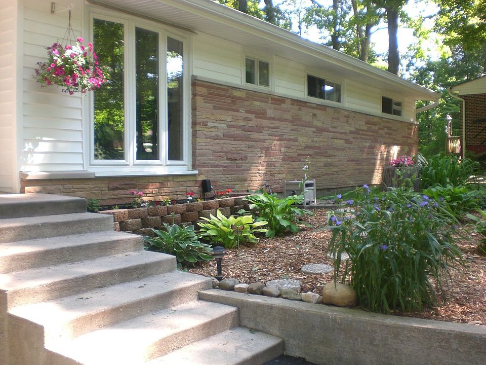 1st image of 2683 Longwood Dr