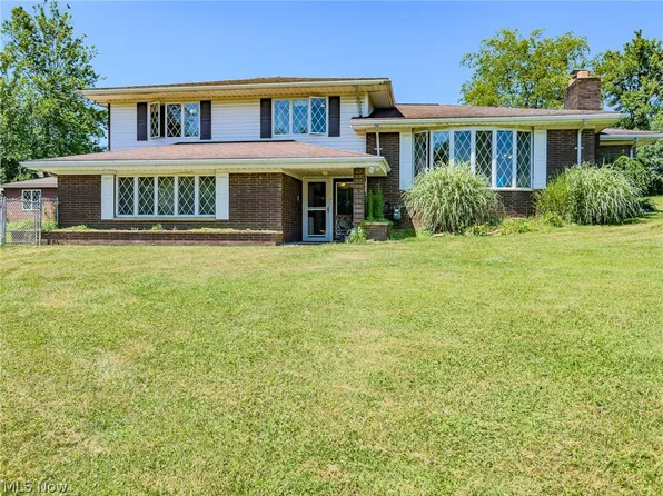 375 Morningside Dr, Wintersville, OH 43953