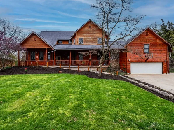 44 Meadow Dr, Trotwood, OH 45416