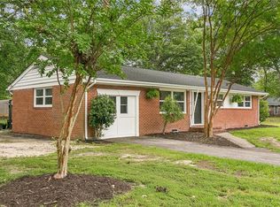 2 Pauline Cir, Newport News, VA 23602